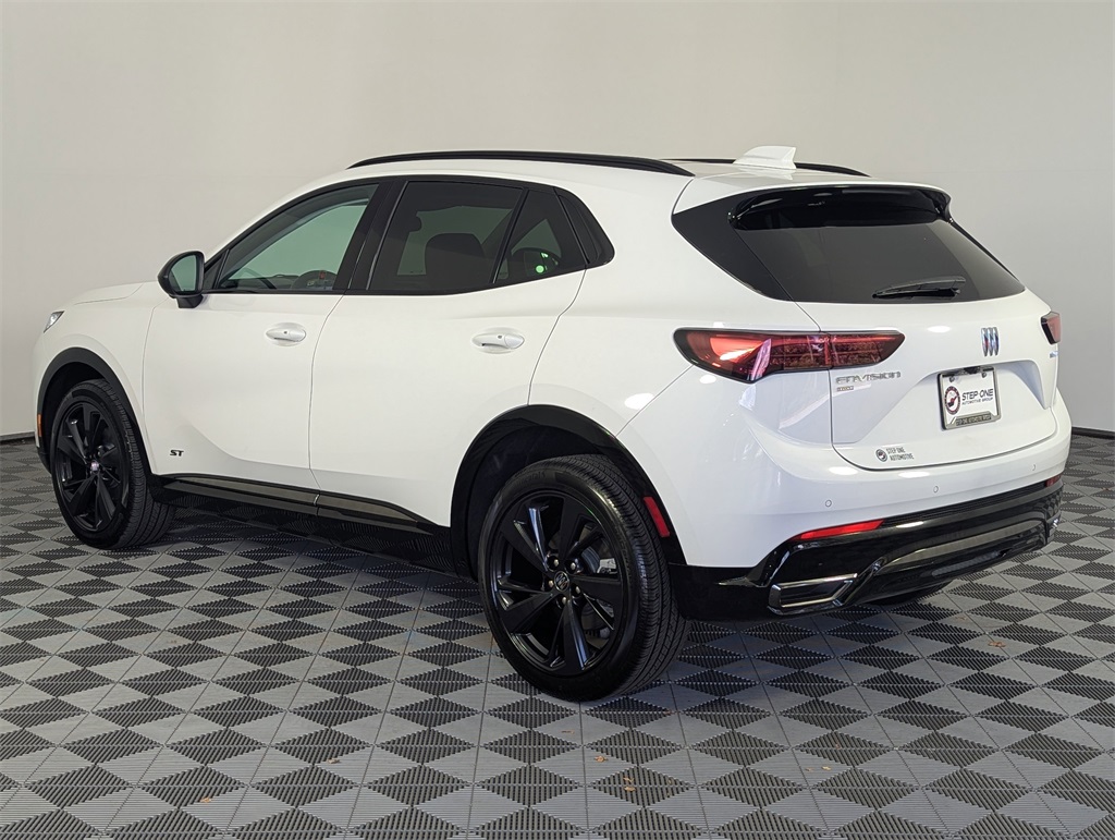 2025 Buick Envision Sport Touring photo 3