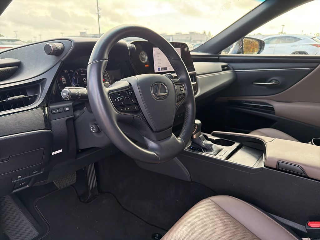 2025 Lexus ES 350 Premium photo 2