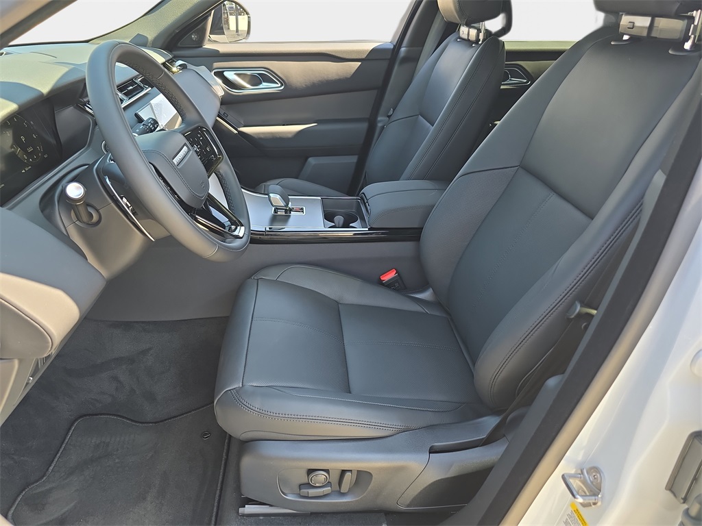 2026 Land Rover Range Rover Velar P250 S photo 11