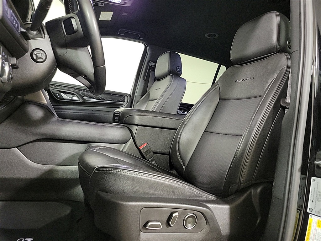 2024 GMC YUKON - Image 12