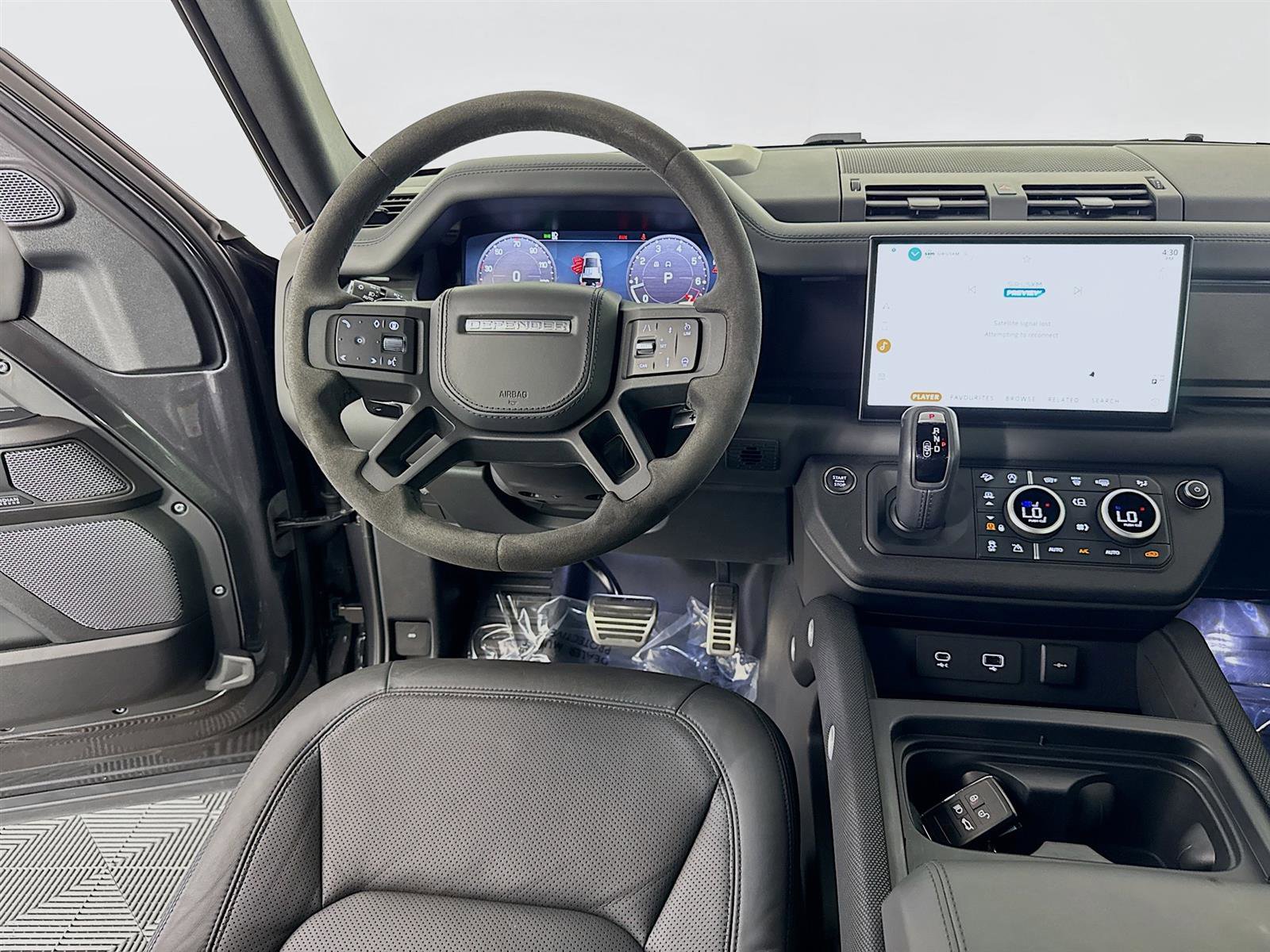 2024 Land Rover Defender 110 V8 photo 25