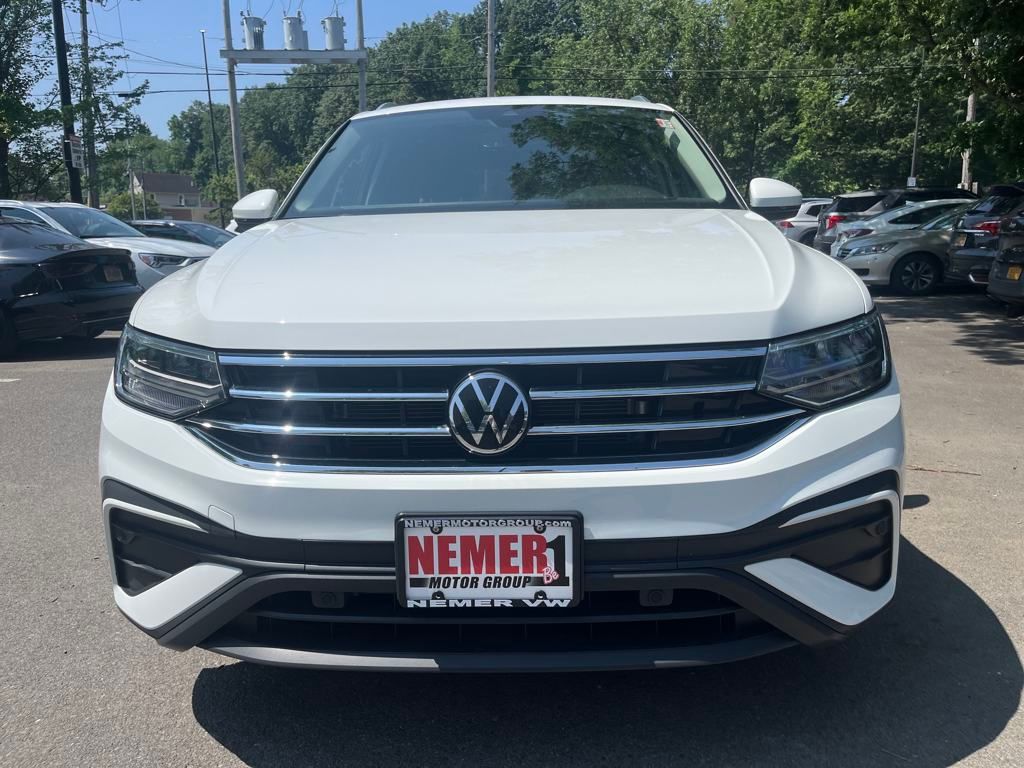 2022 Volkswagen Tiguan SE photo 3