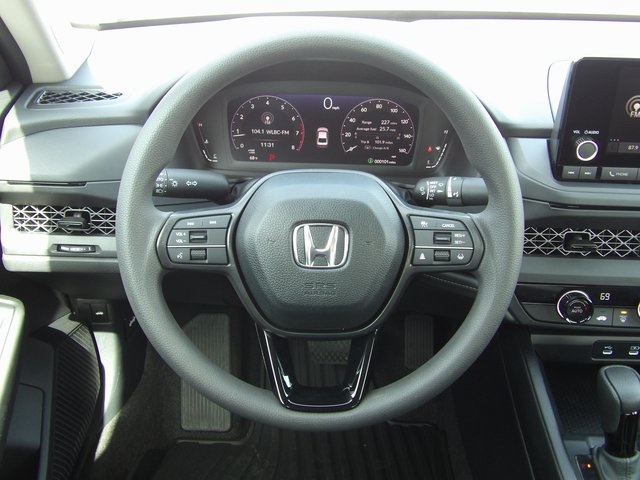 2025 Honda Accord LX photo 14