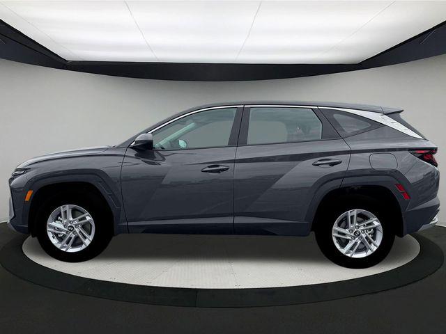 2026 Hyundai Tucson SE photo 3