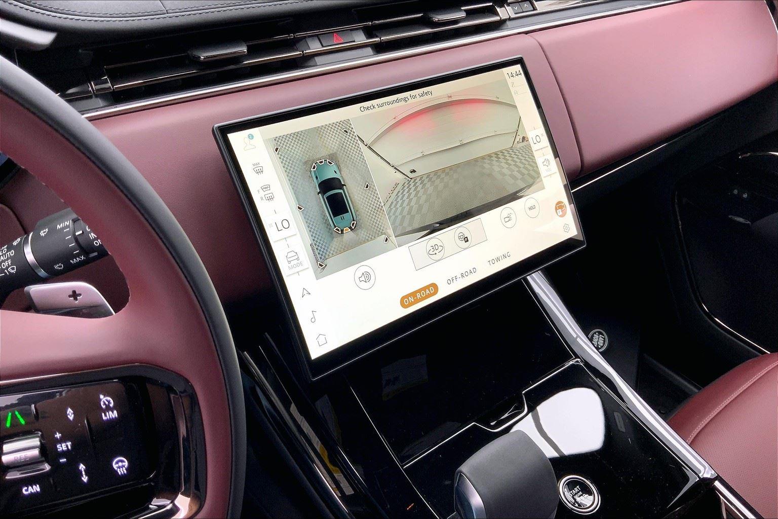 2025 Land Rover Range Rover Sport SE photo 4