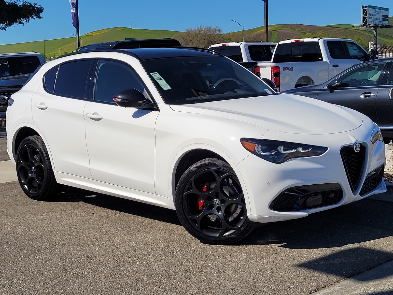 2025 Alfa Romeo Stelvio