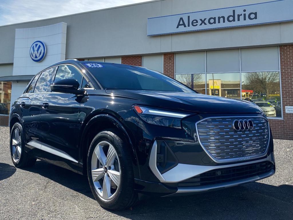 2025 Audi Q4 e-tron Premium Plus's photo