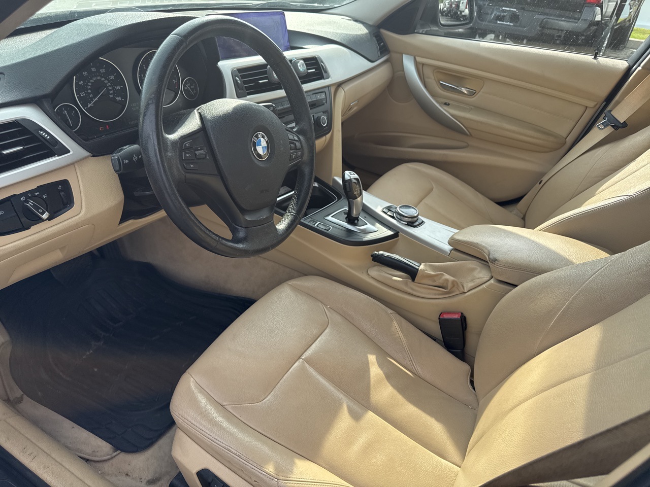 2014 Bmw 320i SA photo 9