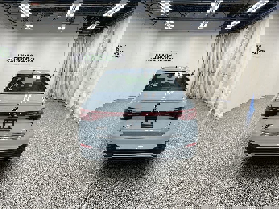 2025 Volkswagen Jetta SE photo 4