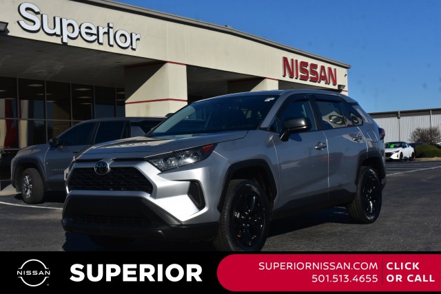 2022 Toyota RAV4 LE's photo