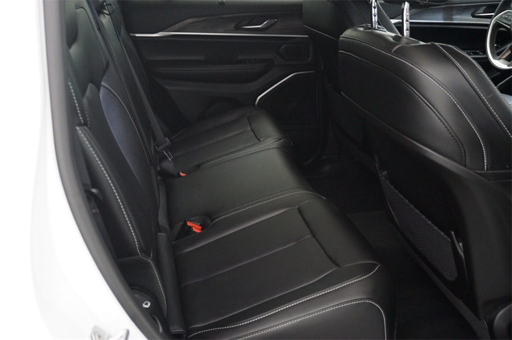 2024 Jeep Cherokee Base photo 13