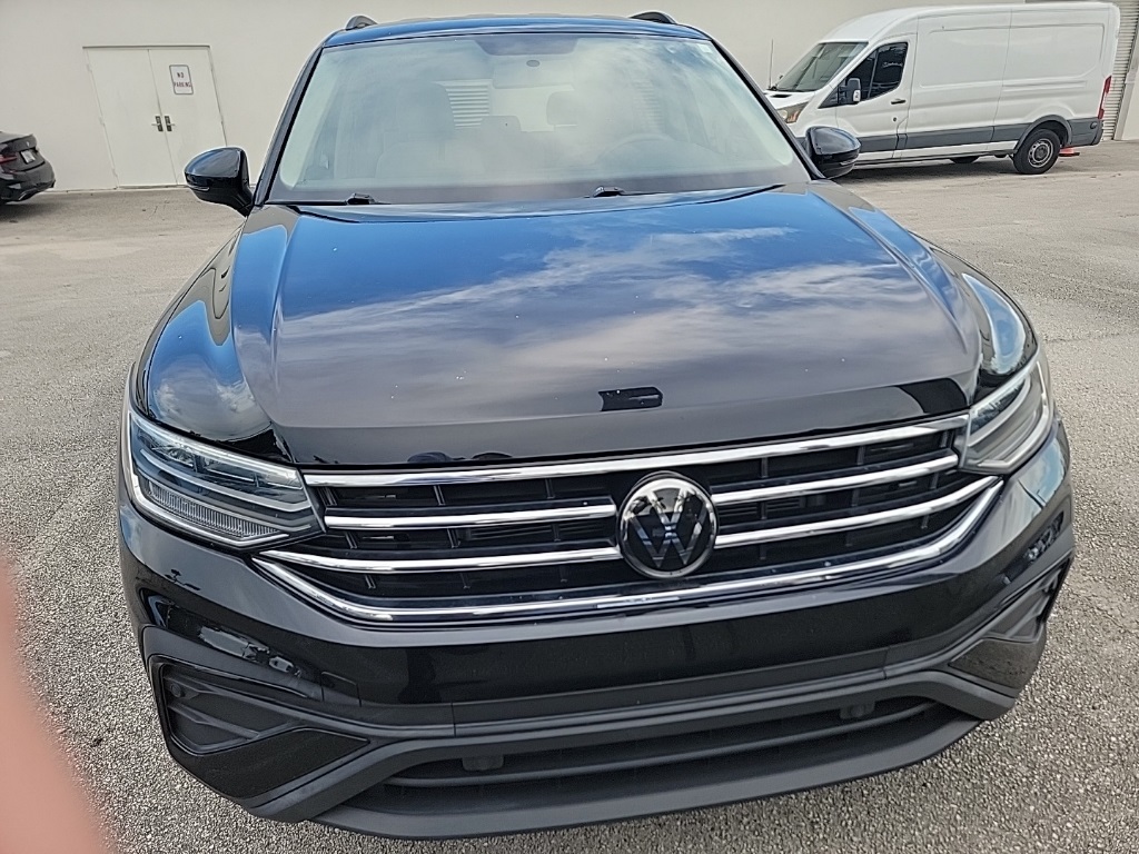 2022 Volkswagen Tiguan S photo 2