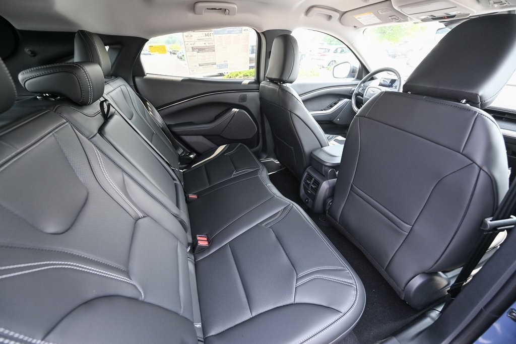 2025 Ford Mustang Mach-E Premium photo 19