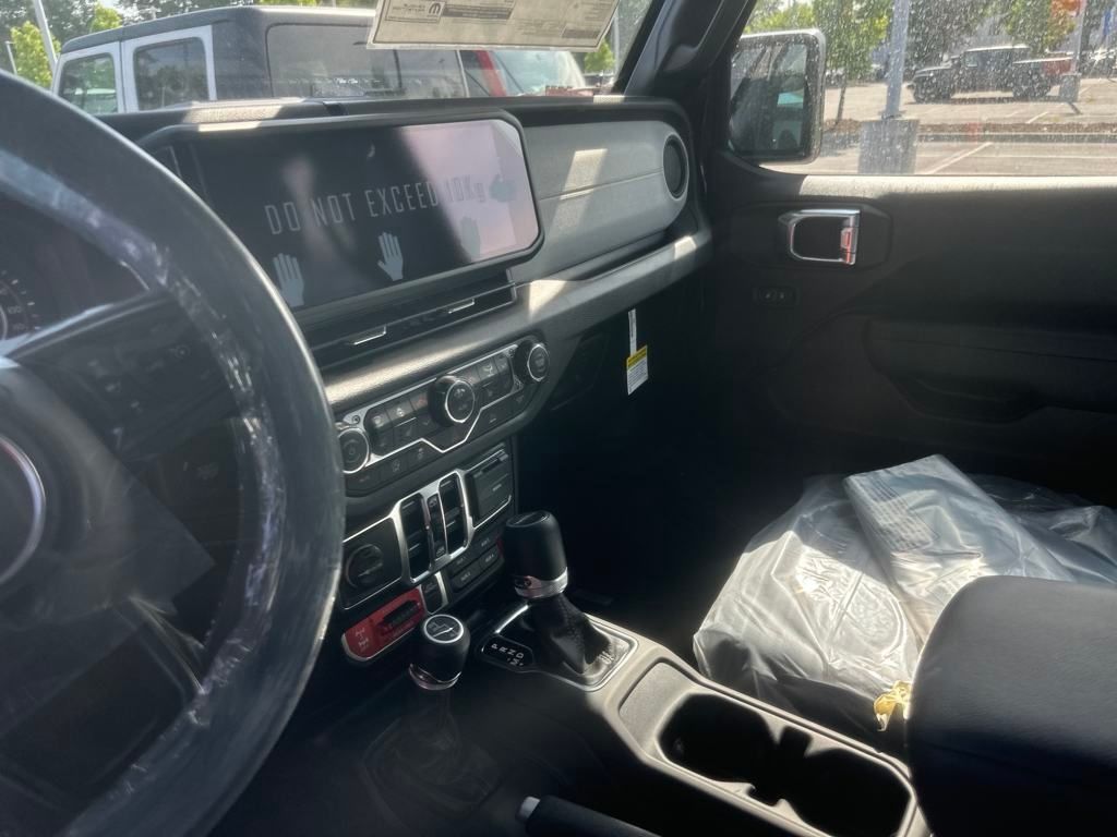 2025 Jeep Gladiator Willys photo 10