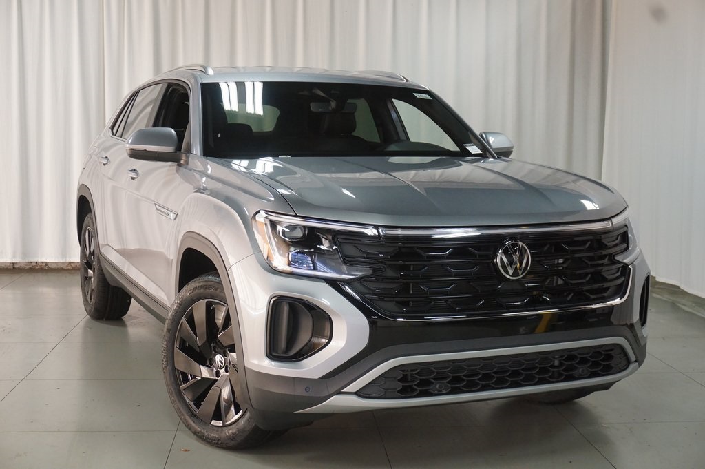 2026 Volkswagen Atlas Cross Sport SE Technology photo 3