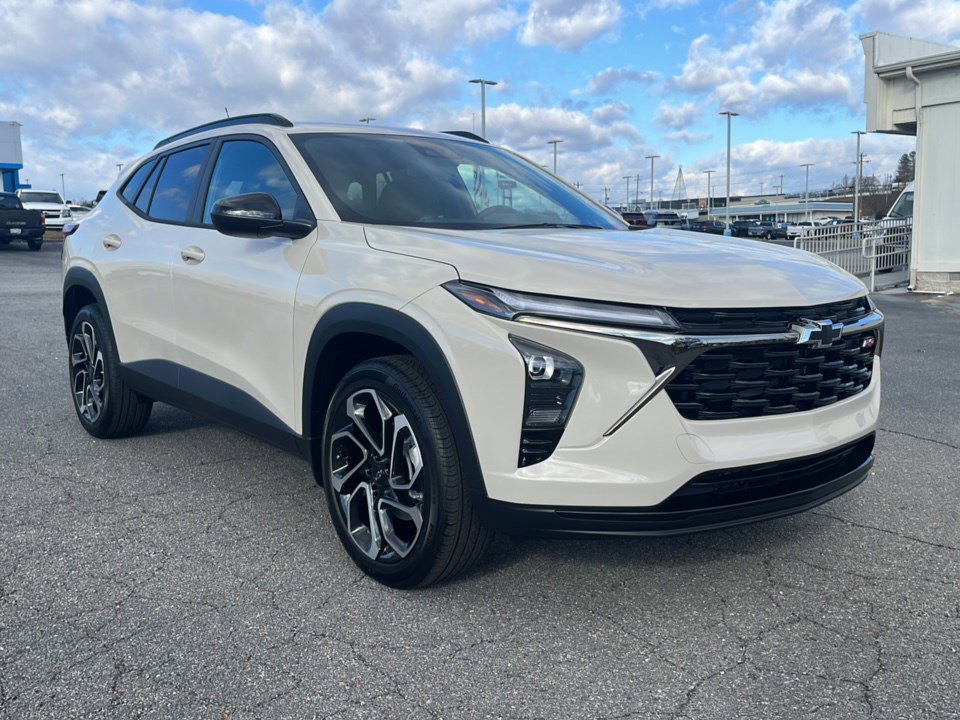 2026 Chevrolet Trax RS's photo