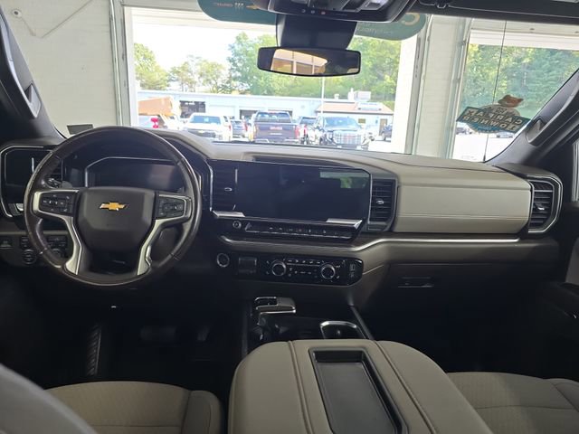 2022 Chevrolet Silverado 1500 LT photo 10
