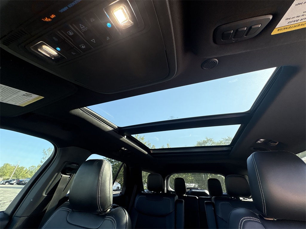 2020 Ford Explorer ST photo 15