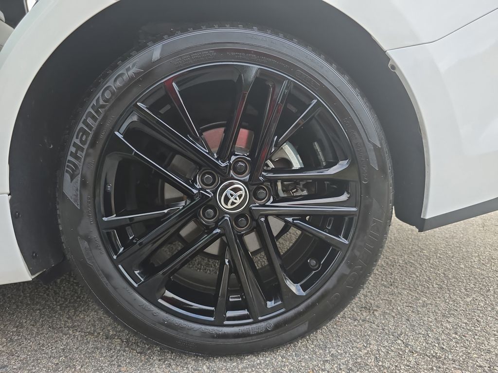 2025 Toyota Camry SE photo 33