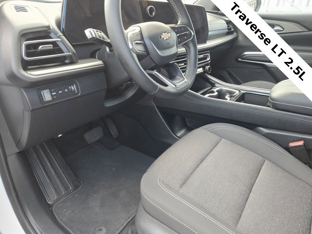 2025 Chevrolet Traverse photo 19