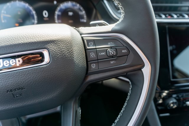 2025 Jeep Grand Cherokee Laredo X photo 15