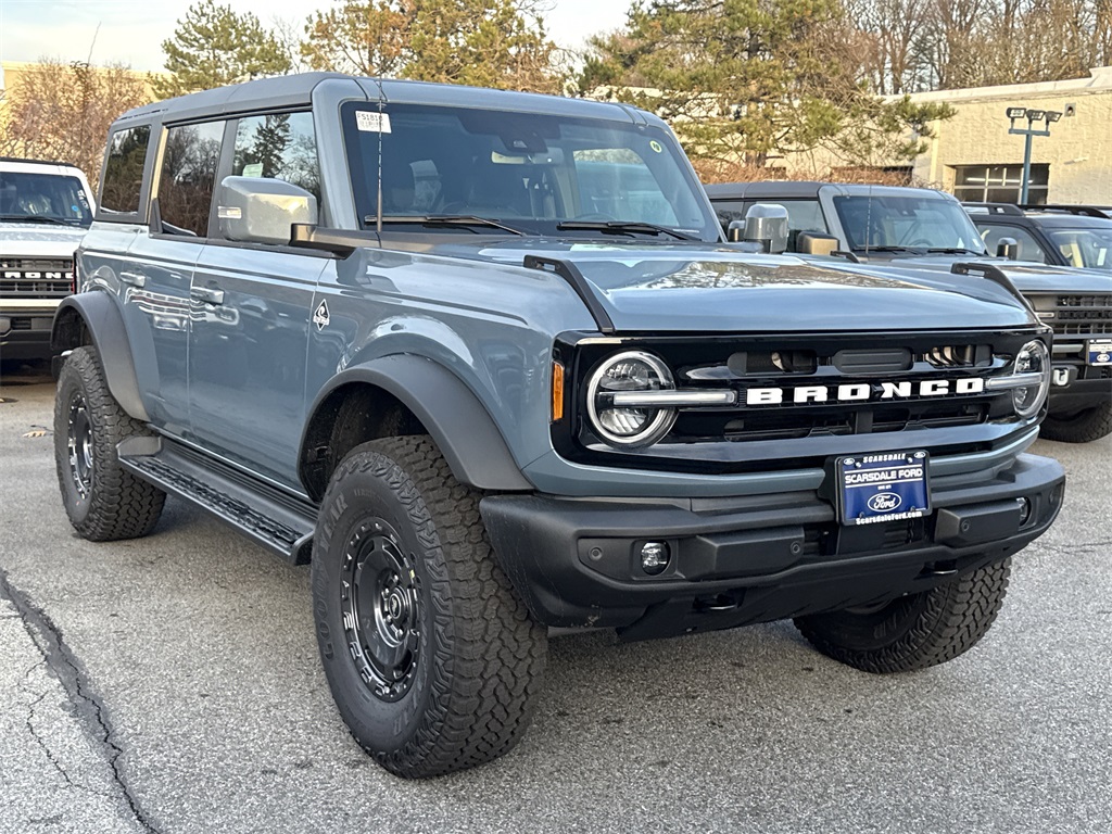 2025 Ford Bronco 4-Door Outer Banks's photo