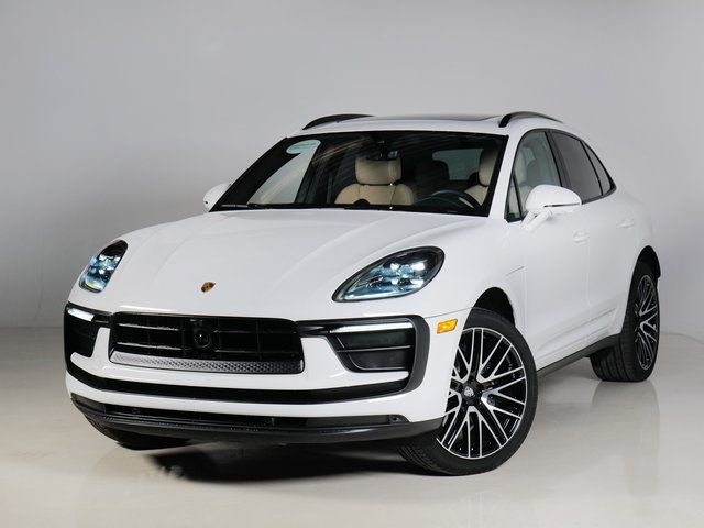 2025 Porsche Macan's photo