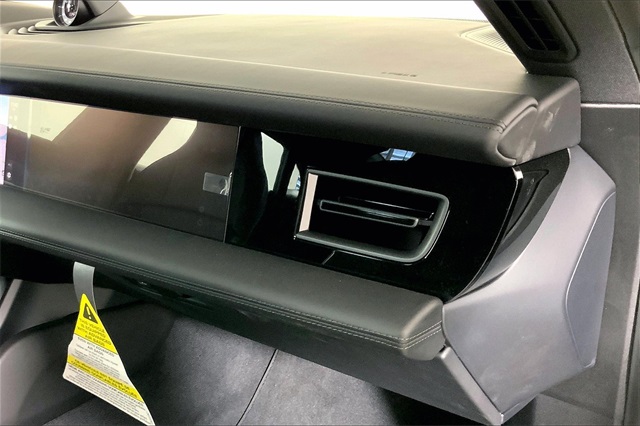 2025 Porsche Taycan 4S photo 15
