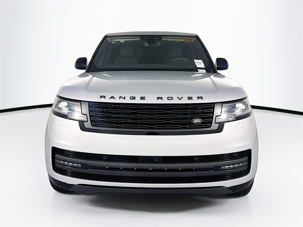 2025 Land Rover Range Rover SE photo 2