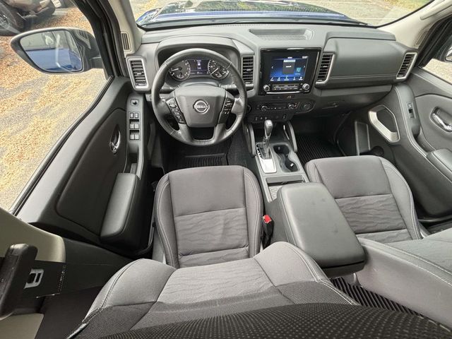 2023 Nissan Frontier SV photo 13