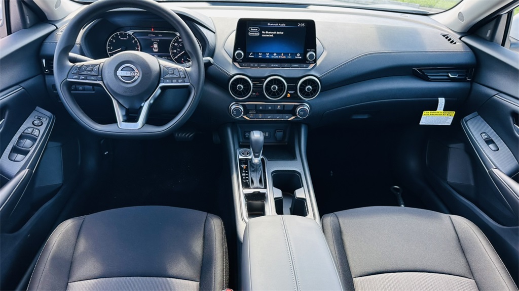 2025 Nissan Sentra SV photo 12