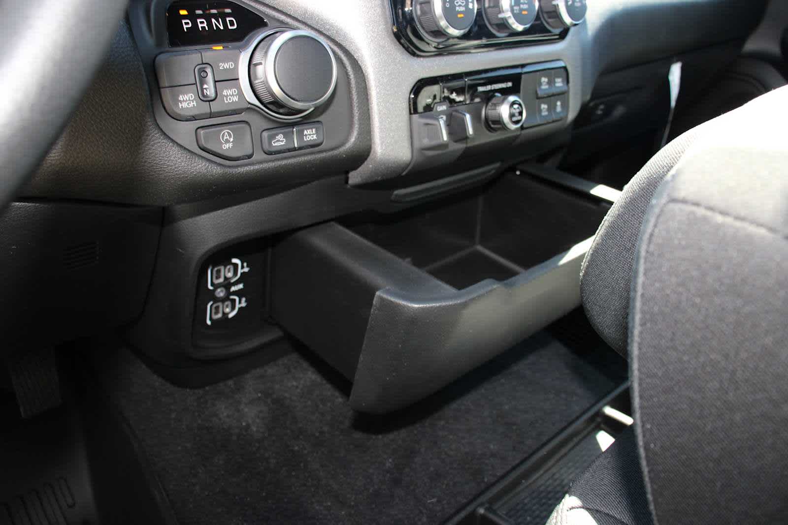 2025 Ram 1500 Tradesman photo 29