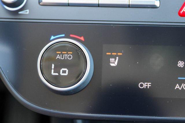 New 2025 Silver Hyundai SEL Convenience image 17