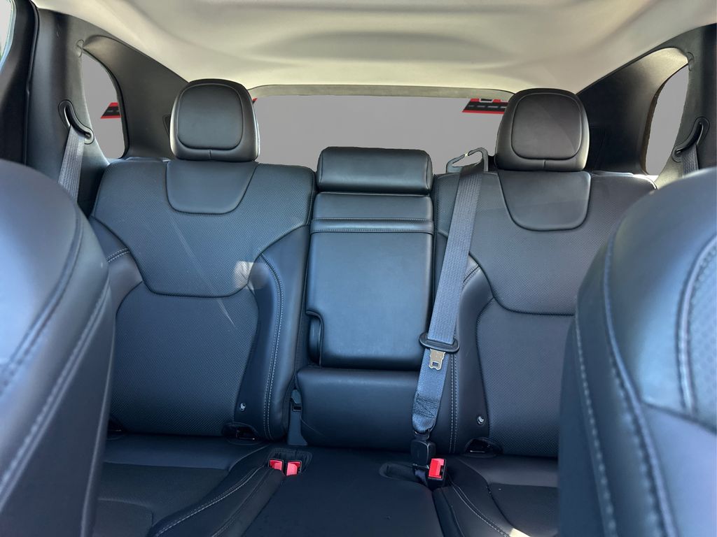 2019 Jeep Cherokee Limited photo 17