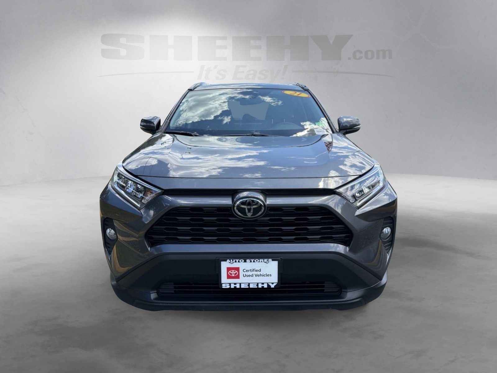 2021 Toyota RAV4 XLE photo 3