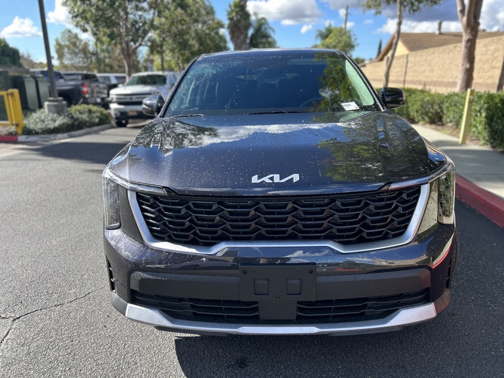 2025 Kia Sorento LX photo 2