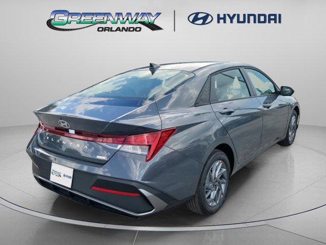 2025 Hyundai Elantra Hybrid Blue photo 4