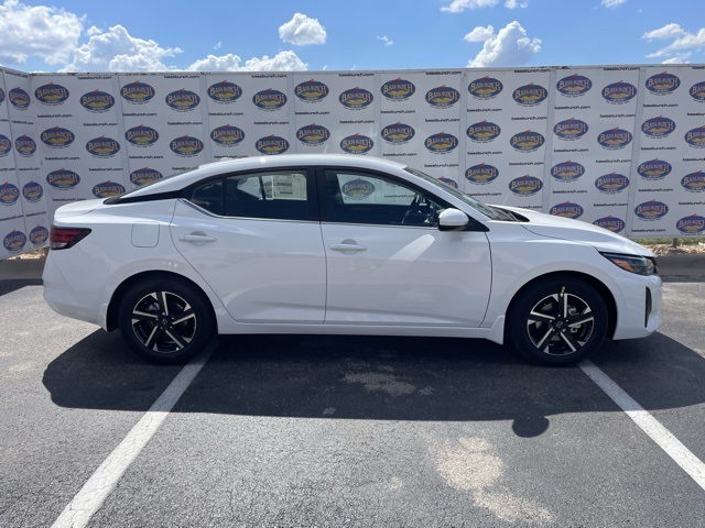 2025 Nissan Sentra SV's photo