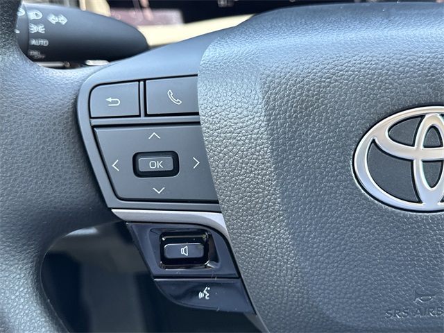 2025 Toyota Camry LE photo 16