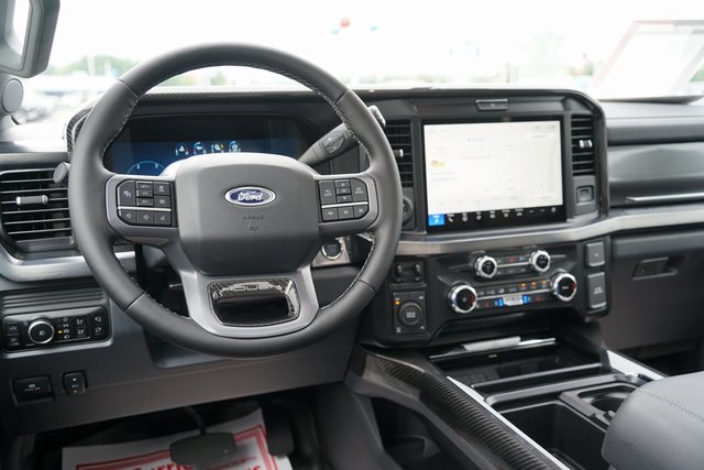 2025 FORD F-250 - Image 32