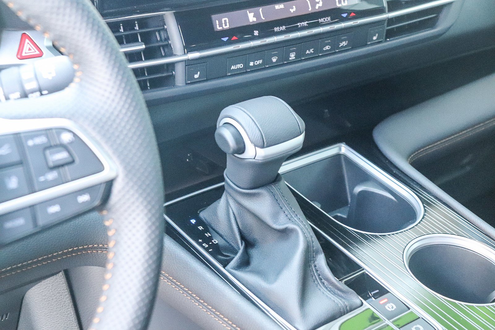 2025 Toyota Sienna Woodland Edition photo 20