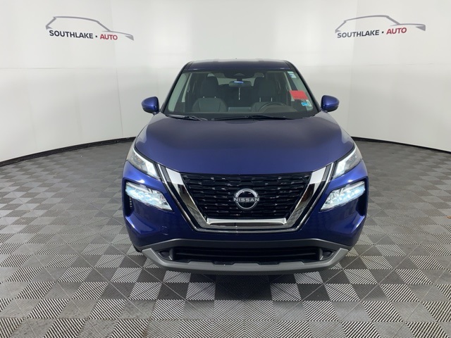 2022 Nissan Rogue SV photo 2