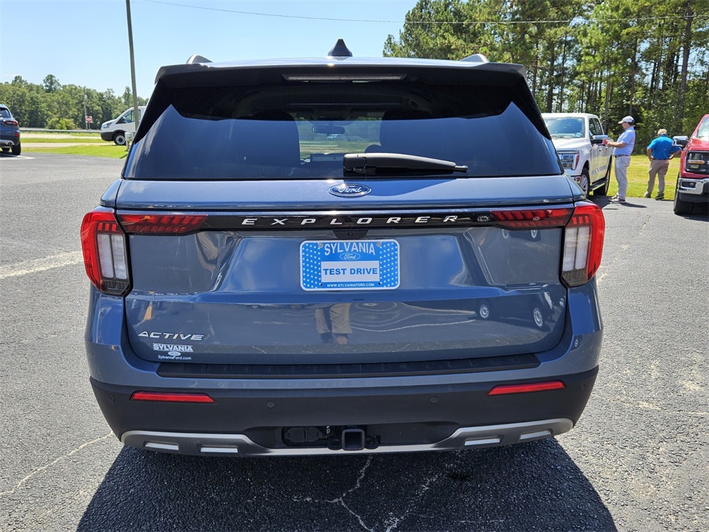 2025 Ford Explorer photo 9