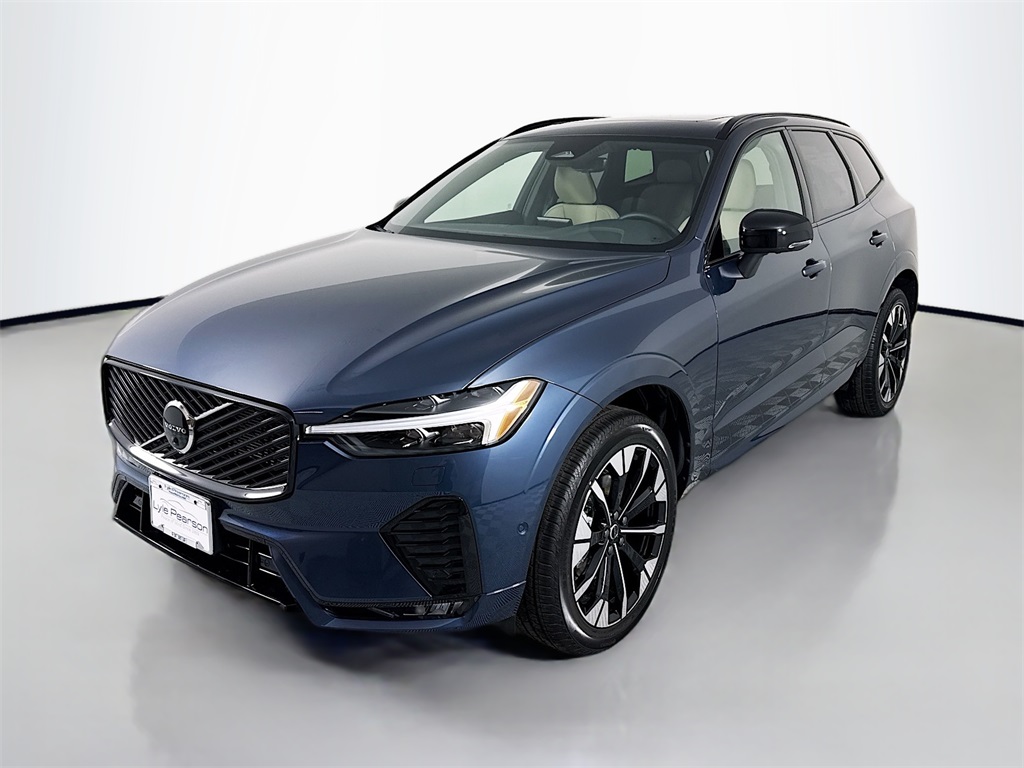 2026 Volvo XC60 Plus's photo