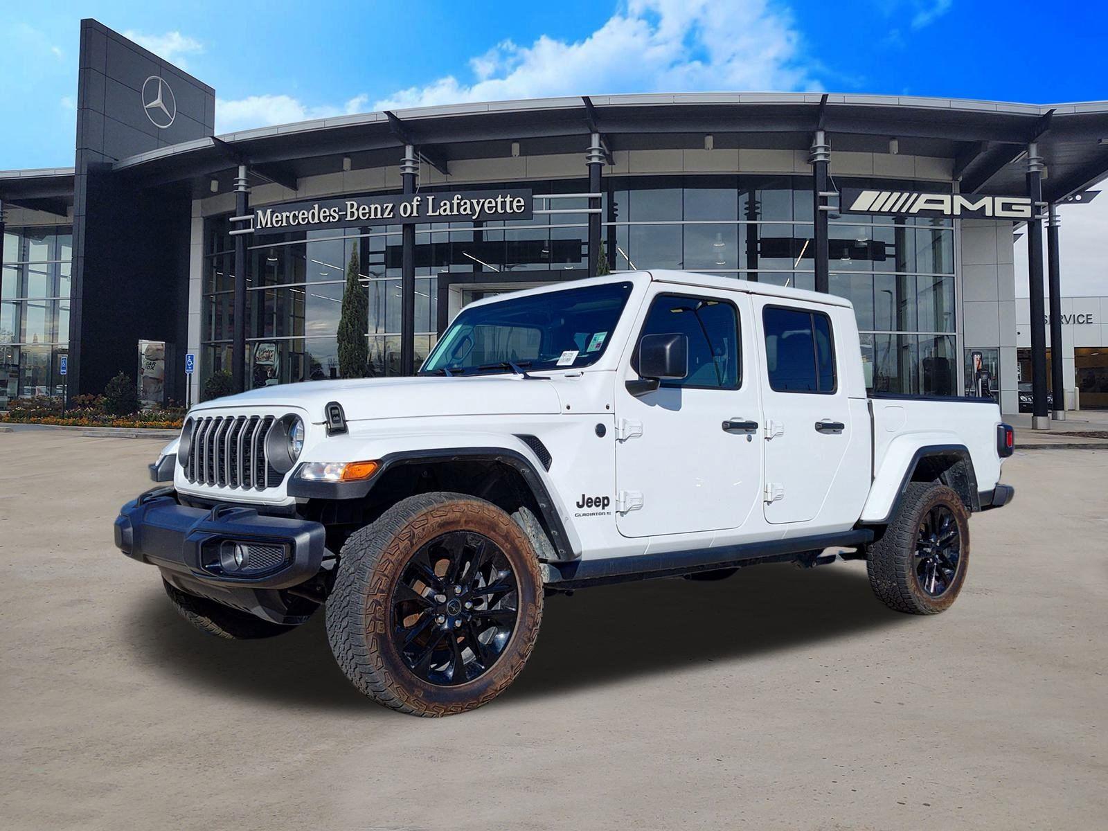 2024 Jeep Gladiator Nighthawk's photo