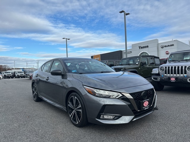 2022 Nissan Sentra SR's photo