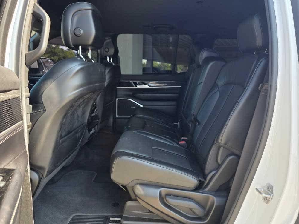 2022 Jeep Wagoneer Series III photo 10