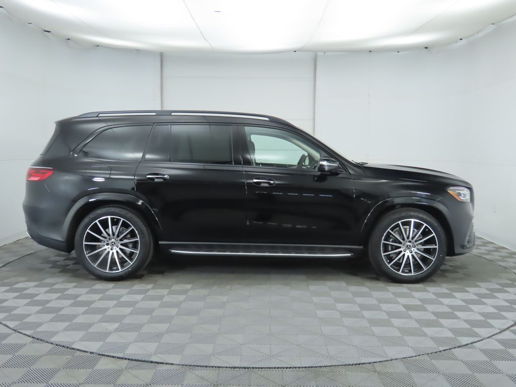 2026 Mercedes Benz GLS 450 4MATIC photo 3