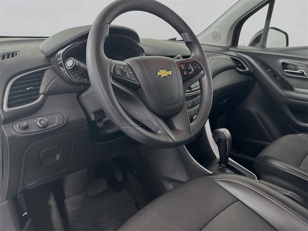 2022 Chevrolet Trax LT photo 4