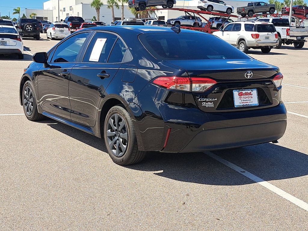 2024 Toyota Corolla LE photo 4